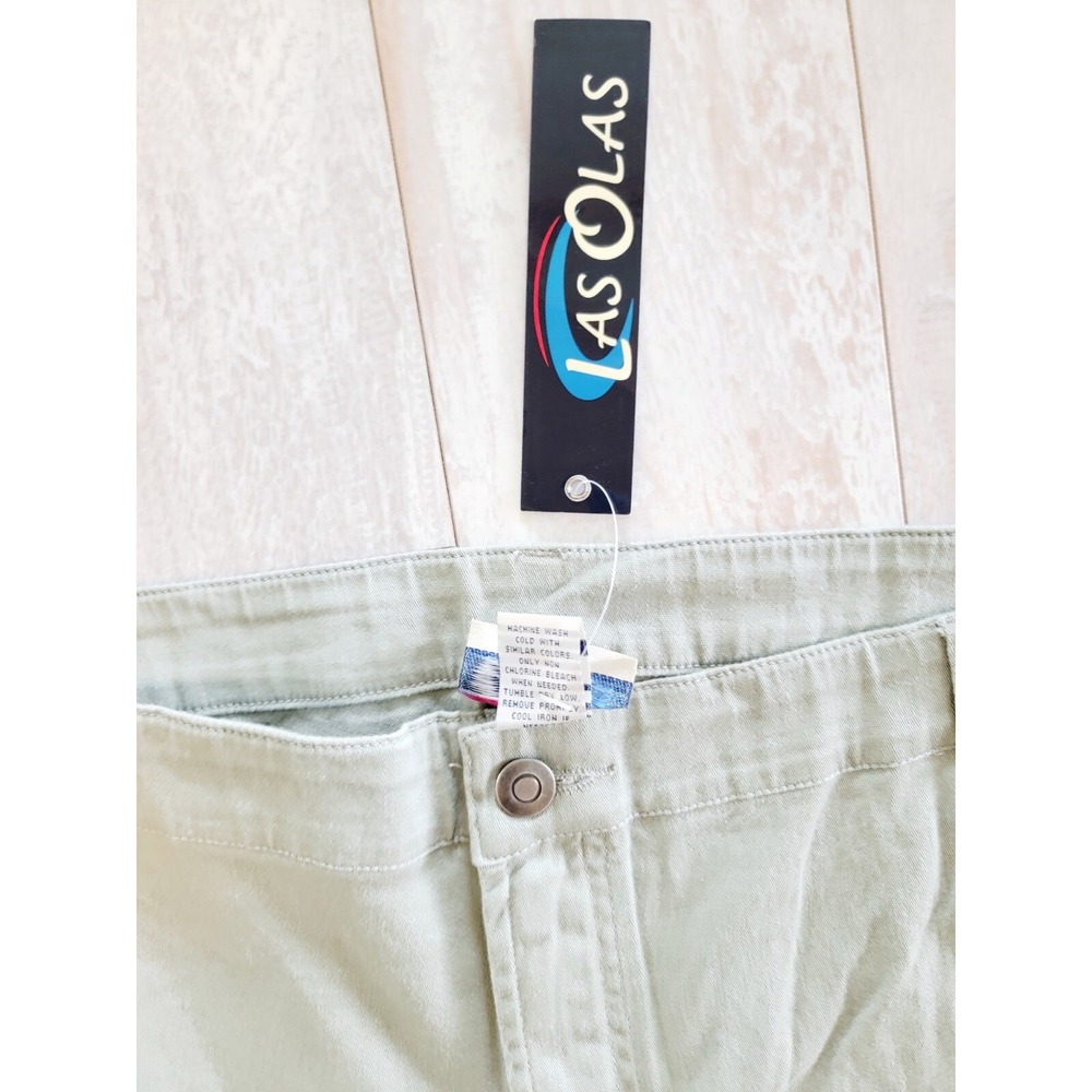 Las Olas 18 Stretch Denim Cuff Shorts Bermuda 18 Cuffed Leg Color SAGE NWT - Picture 3 of 8
